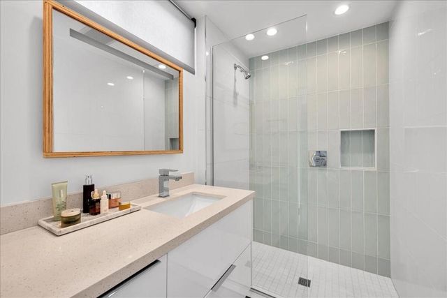 216 N Lyn Circle, Palm Springs, CA 92262