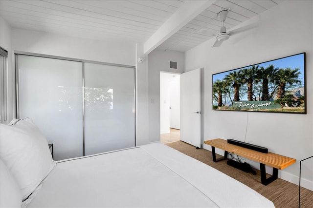 216 N Lyn Circle, Palm Springs, CA 92262