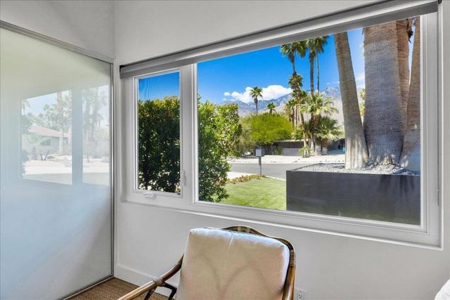 216 N Lyn Circle, Palm Springs, CA 92262