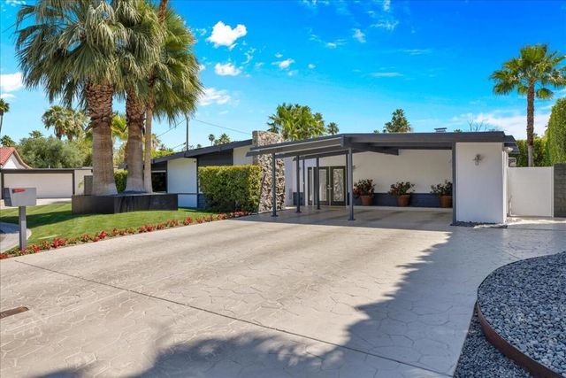 216 N Lyn Circle, Palm Springs, CA 92262