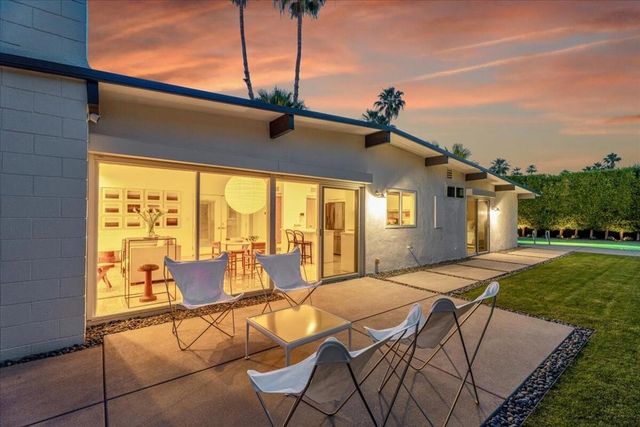 216 N Lyn Circle, Palm Springs, CA 92262