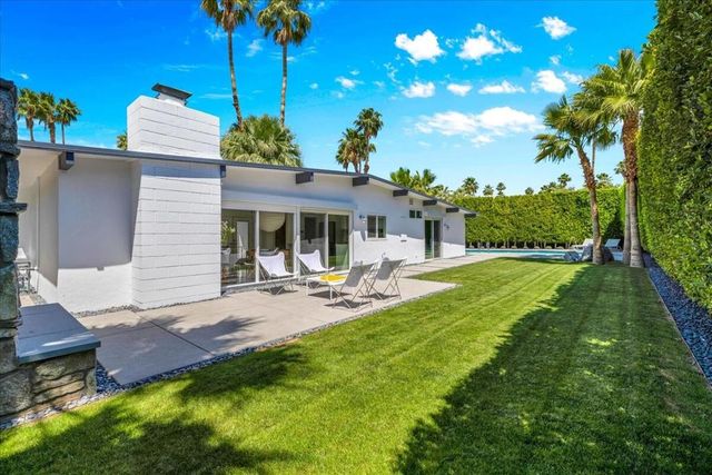 216 N Lyn Circle, Palm Springs, CA 92262