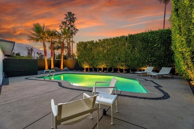 216 N Lyn Circle, Palm Springs, CA 92262