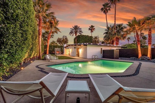 216 N Lyn Circle, Palm Springs, CA 92262
