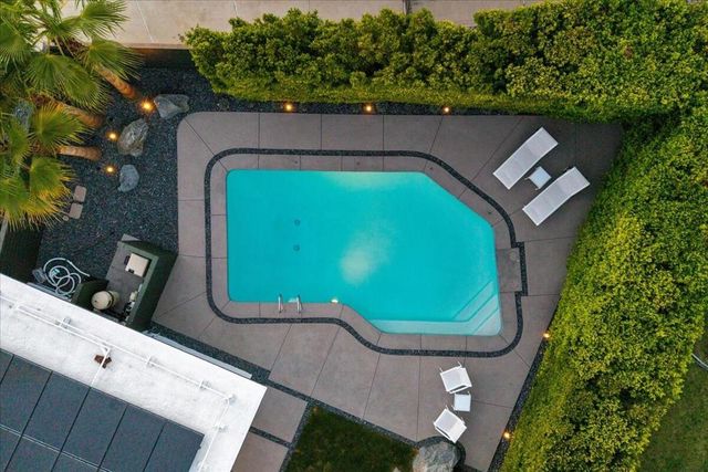 216 N Lyn Circle, Palm Springs, CA 92262