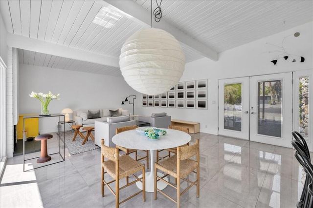216 N Lyn Circle, Palm Springs, CA 92262