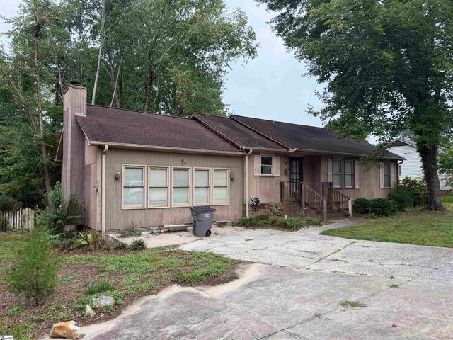 4 Cardinal Drive, Taylors, SC 29687