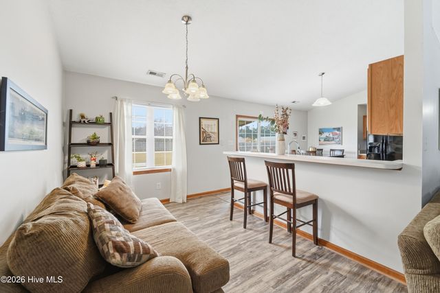 307 Kenilworth Place, Hubert, NC 28539