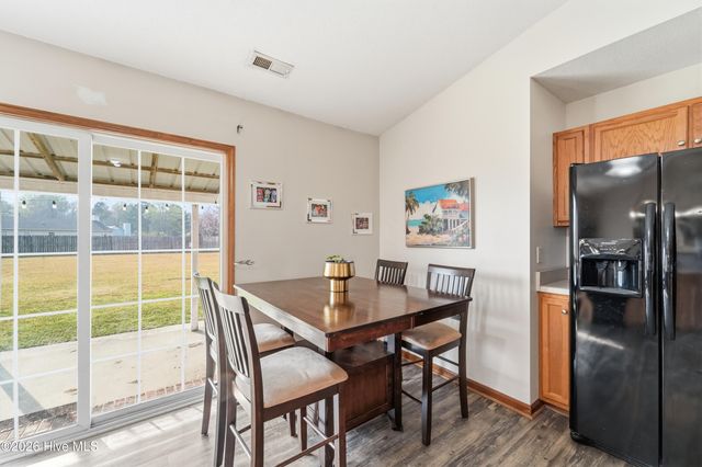 307 Kenilworth Place, Hubert, NC 28539