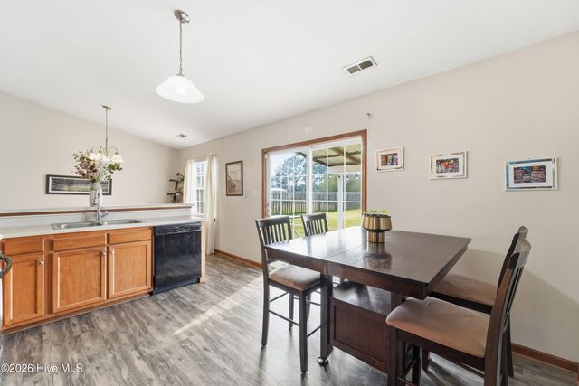 307 Kenilworth Place, Hubert, NC 28539