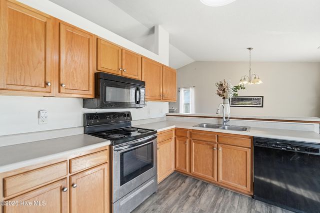 307 Kenilworth Place, Hubert, NC 28539