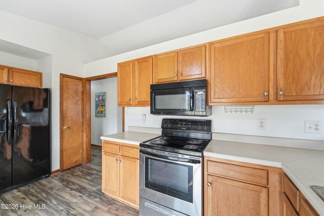 307 Kenilworth Place, Hubert, NC 28539