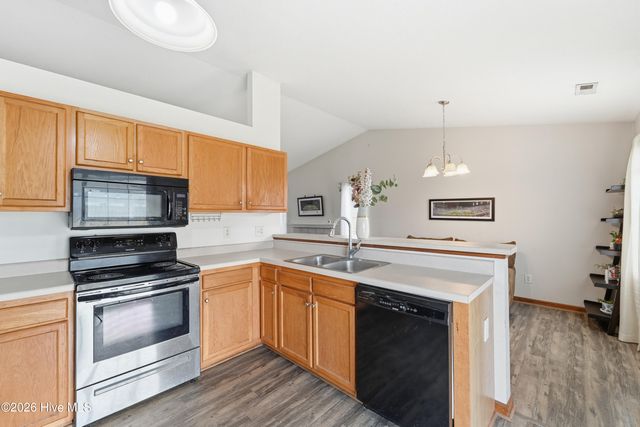 307 Kenilworth Place, Hubert, NC 28539