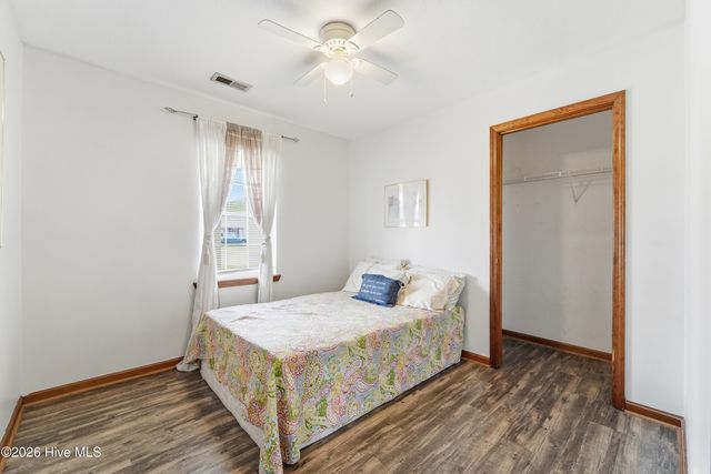 307 Kenilworth Place, Hubert, NC 28539