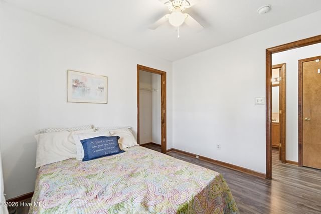 307 Kenilworth Place, Hubert, NC 28539