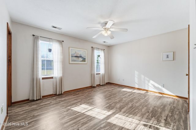 307 Kenilworth Place, Hubert, NC 28539