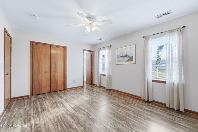 307 Kenilworth Place, Hubert, NC 28539