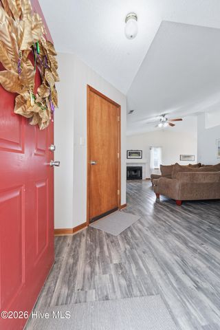 307 Kenilworth Place, Hubert, NC 28539