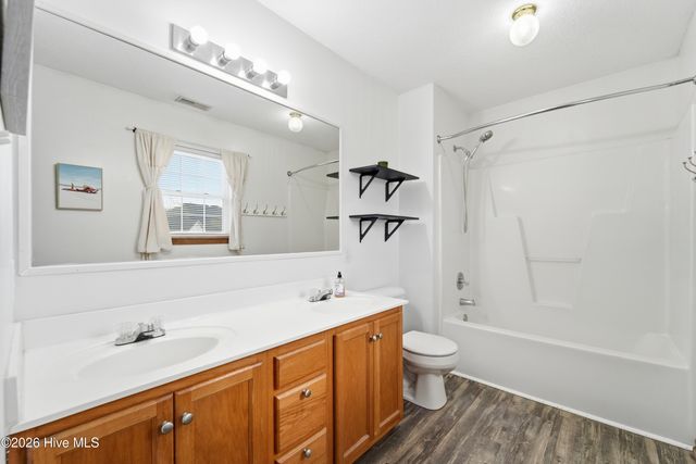 307 Kenilworth Place, Hubert, NC 28539