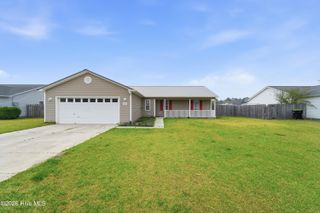 307 Kenilworth Place, Hubert, NC 28539