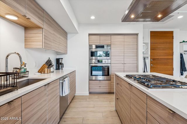 200 W PORTLAND Street 416, Phoenix, AZ 85003