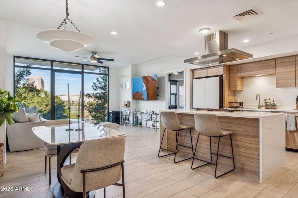 200 W PORTLAND Street 416, Phoenix, AZ 85003