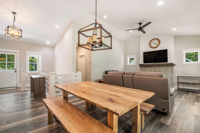 4087 Ronalds Road, Dorr, MI 49323