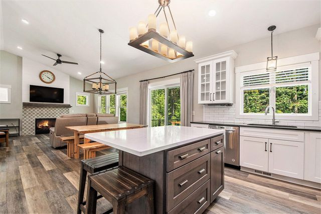 4087 Ronalds Road, Dorr, MI 49323