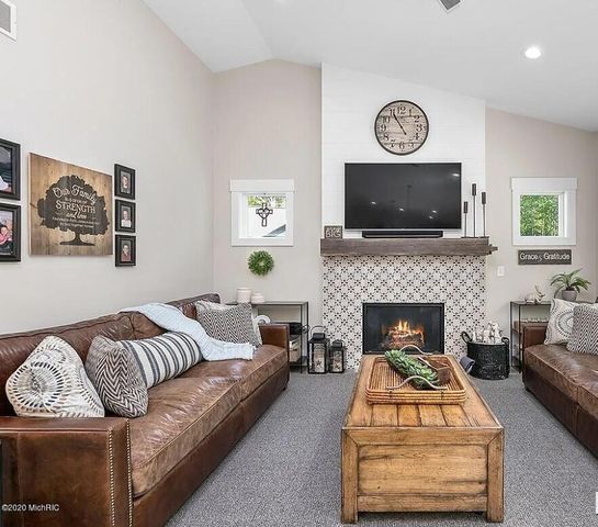 4087 Ronalds Road, Dorr, MI 49323