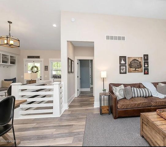 4087 Ronalds Road, Dorr, MI 49323