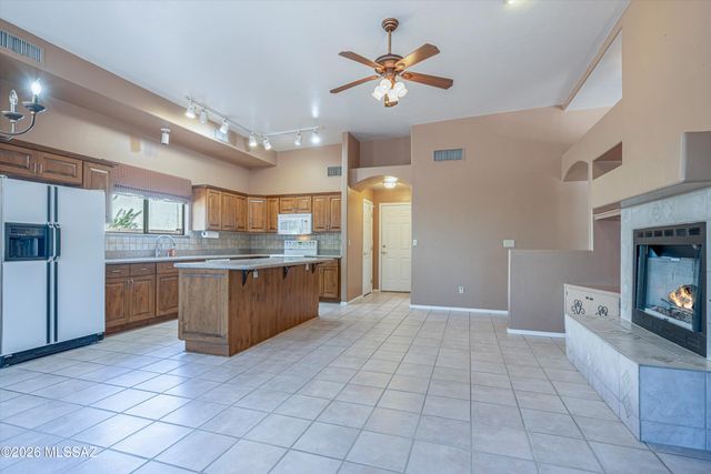 1865 E Andromeda Place, Tucson, AZ 85737