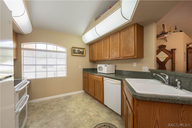 21 Sanders Circle, Homosassa, FL 34446