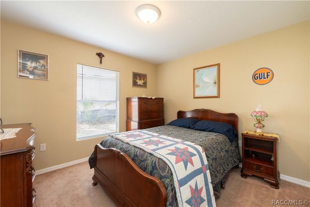 21 Sanders Circle, Homosassa, FL 34446