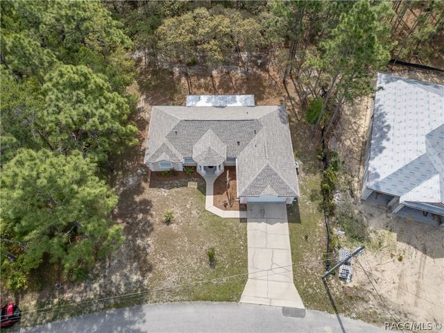 21 Sanders Circle, Homosassa, FL 34446