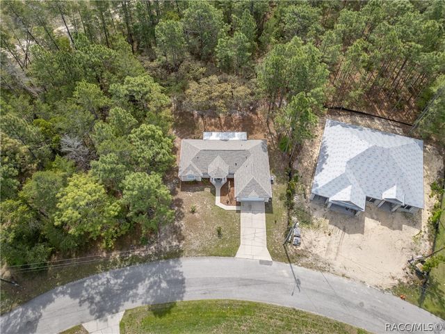 21 Sanders Circle, Homosassa, FL 34446