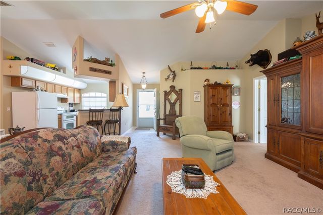 21 Sanders Circle, Homosassa, FL 34446