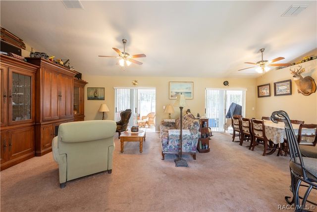 21 Sanders Circle, Homosassa, FL 34446