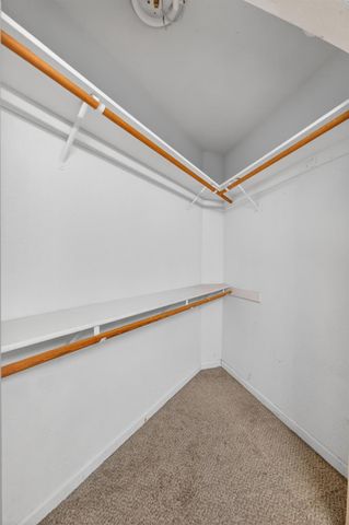 153 Creekside Cir, Sacramento, CA 95823
