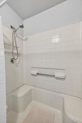153 Creekside Cir, Sacramento, CA 95823