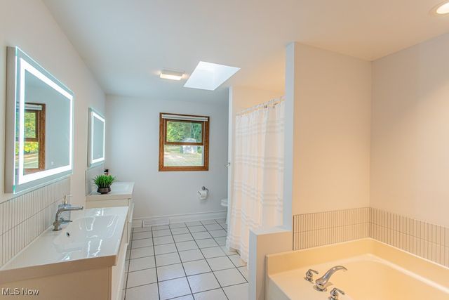 248 Darlington Road NE, Warren, OH 44484