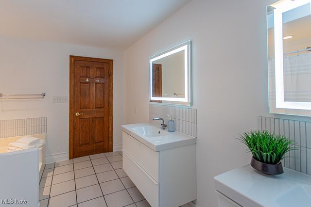 248 Darlington Road NE, Warren, OH 44484