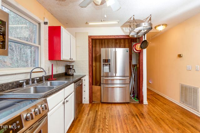 623 Cemetery Ridge Road, Damascus, VA 24236