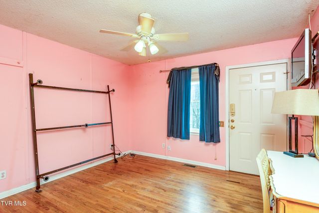 623 Cemetery Ridge Road, Damascus, VA 24236