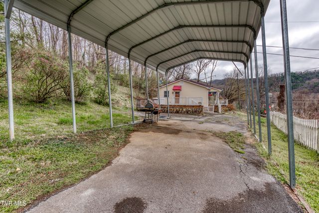 623 Cemetery Ridge Road, Damascus, VA 24236