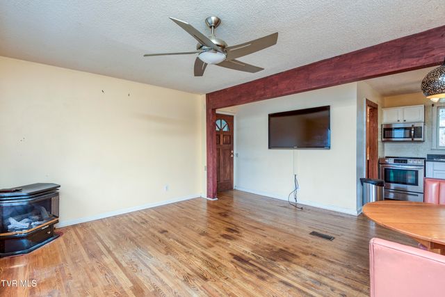 623 Cemetery Ridge Road, Damascus, VA 24236