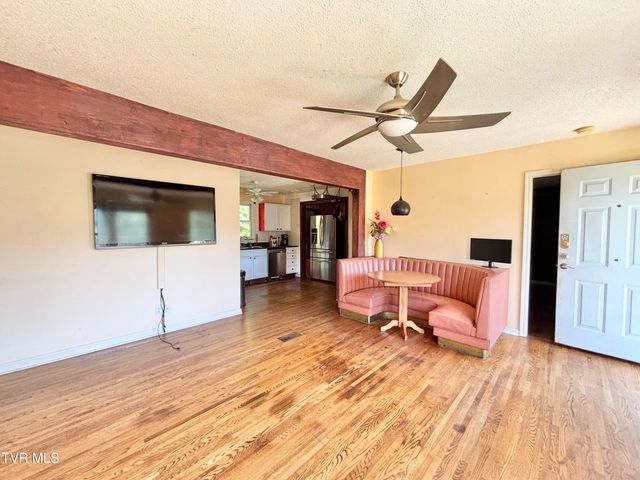 623 Cemetery Ridge Road, Damascus, VA 24236