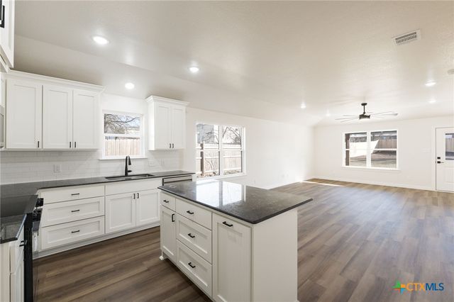 1210 Mills Street, Gatesville, TX 76528