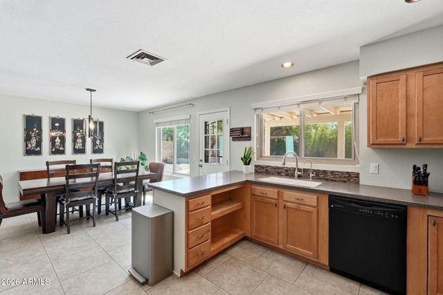 4827 W COMMONWEALTH Place, Chandler, AZ 85226