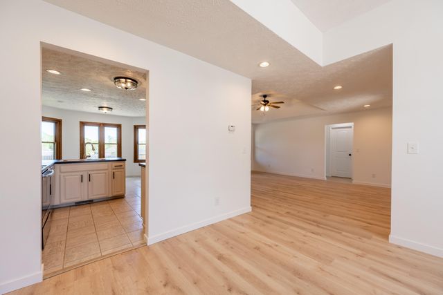 2600 S 14th Avenue, Ozark, MO 65721