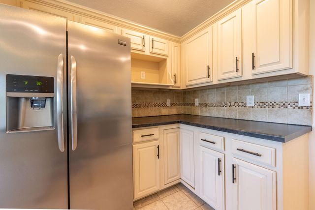 2600 S 14th Avenue, Ozark, MO 65721